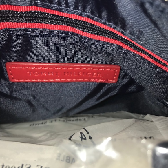 TOMMY HILFIGER Crossbody Purse - Picture 4 of 5